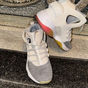 Nike air flight huarache size6Y